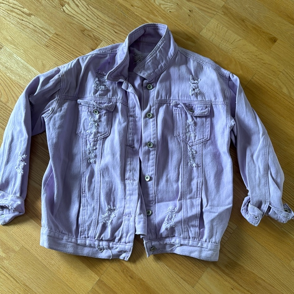 Distressed lavender denim jacket - Picture 3 of 7
